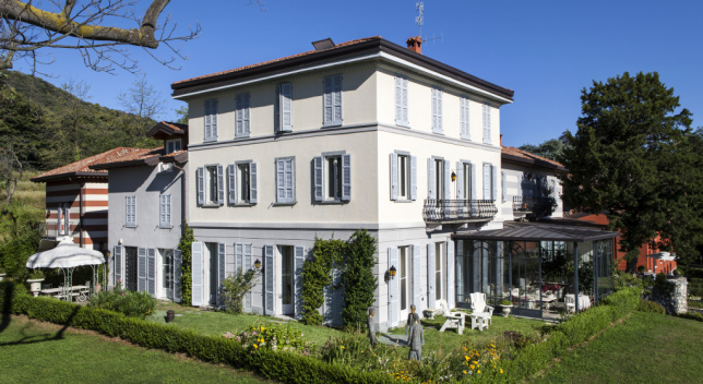 Apartment in a historic villa