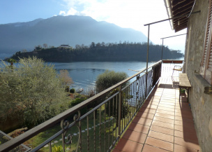 House on the first line of Lake Como