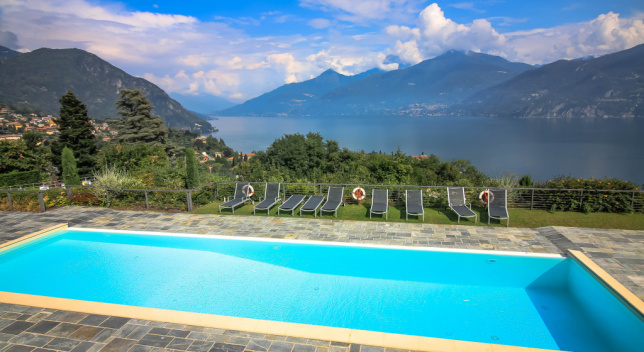 Modern apartment with panoramic view and swimming pool