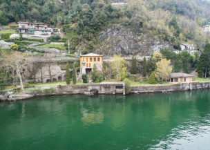 Two independent villas on the first line of Como