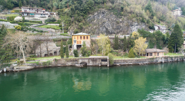 Two independent villas on the first line of Como