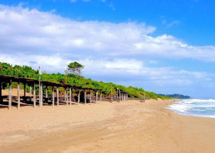 Villa with private beach on the Tuscan coast