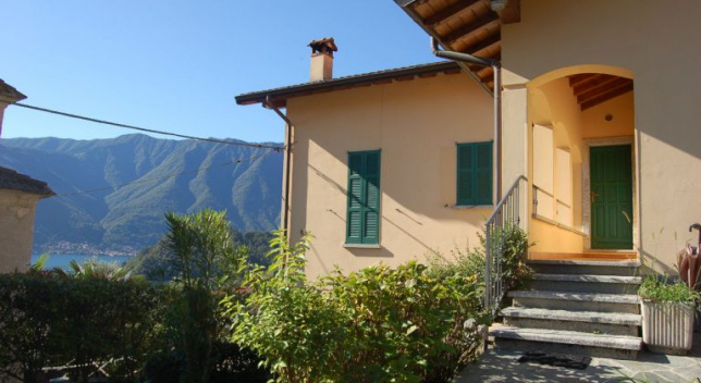 Apartments with a view in Mezzegra