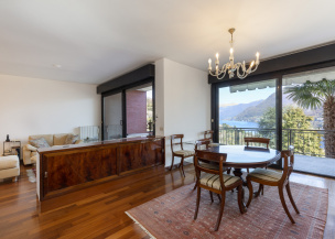 Panoramic townhouse in Como