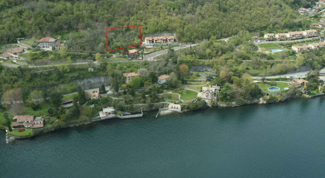 Unique panoramic building plot on Lake Como
