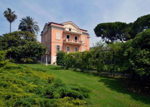 Liberty style villa by the sea