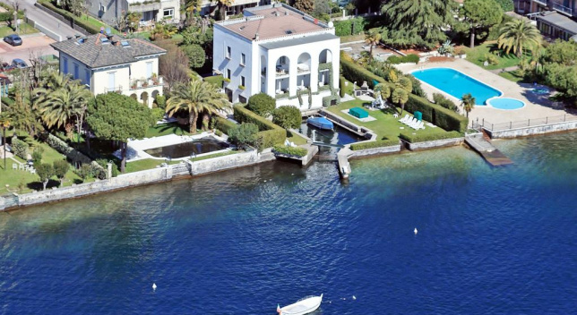 Villa on the first line of Lake Garda