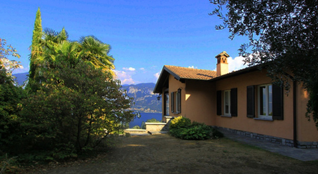 Villa in Griante