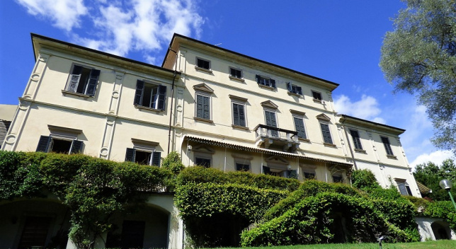 Apartment in a prestigious villa