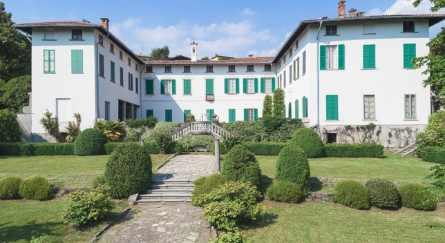 Executive Palace of the 16th century on Como