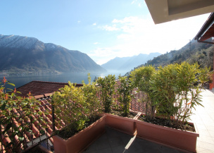 Two independent villas on Lake Como